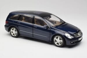 Mercedes R-Class W251 Tanzanite Bleu Minichamps 1:18 150034600 Métal — image 6 sur 8