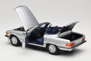 Mercedes R107 380 SL Argent Norev 1:18 183725 Métal — image 5 sur 8