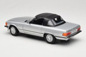 Mercedes R107 380 SL Argent Norev 1:18 183725 Métal — image 7 sur 8