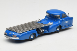 Mercedes Renntransporter Blue Wonder CMC 1:43 M-036K Métal — image 3 sur 8