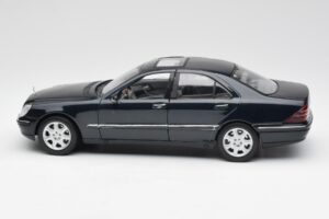 Mercedes S-Class W220 Bleu Maisto 1:18 56051 Métal — image 4 sur 8