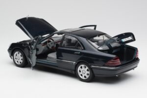 Mercedes S-Class W220 Bleu Maisto 1:18 56051 Métal — image 5 sur 8