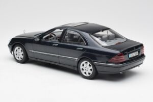 Mercedes S-Class W220 Bleu Maisto 1:18 56051 Métal — image 7 sur 8