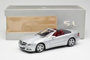 Mercedes SL 500 R230 Cabriolet Iridium Argent Minichamps 1:18 B66962388 Métal — image 8 sur 8