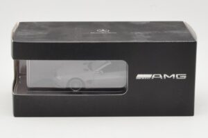 Mercedes SL 55 AMG R230 Argent Minichamps 1:43 B66962347 Métal — image 4 sur 4