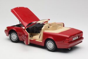 Mercedes SL500 R129 Rouge Revell 1:18 08927 Métal — image 5 sur 8