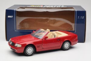 Mercedes SL500 R129 Rouge Revell 1:18 08927 Métal — image 8 sur 8