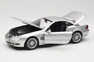 Mercedes SL55 AMG R230 Argent Maisto 1:18 36894 Métal — image 2 sur 8