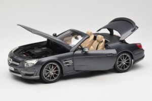 Mercedes SL65 AMG Black Series R230 Matte Black Maisto 1:18 36198 Métal — image 2 sur 8