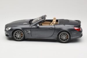 Mercedes SL65 AMG Black Series R230 Matte Black Maisto 1:18 36198 Métal — image 4 sur 8