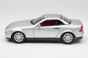 Mercedes SLK R170 Roadster Argent Maisto 1:18 31674 Métal — image 3 sur 9