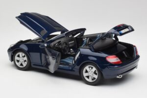 Mercedes SLK R171 Bleu Maisto 1:18 B66962190 Métal — image 5 sur 8