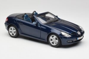 Mercedes SLK R171 Bleu Maisto 1:18 B66962190 Métal — image 6 sur 8