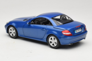Mercedes SLK R171 Blue Metallic Minichamps 1:18 100033131 Métal — image 10 sur 11