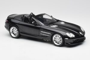 Mercedes SLR McLaren Roadster R199 Crystal Galaxit Noir Minichamps 1:18 B66961004 Métal — image 6 sur 8