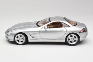 Mercedes SLR Vision Liquid Argent Maisto 1:18 B66962101 Métal — image 4 sur 8