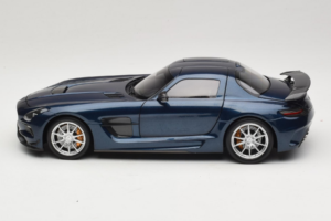 Mercedes SLS AMG Black Series Daytona Blue Metallic Minichamps 1:18 110033026 Métal — image 4 sur 8