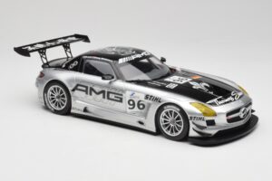 Mercedes AMG SLS C197 GT3 Team AMG China #96 M. Hakkinen / C. Cheng Zhuhai 6th 2011 Minichamps 1:18 151113196 Métal — image 4 sur 6