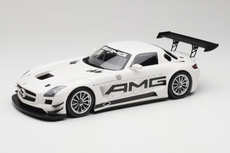 Mercedes AMG SLS C197 GT3 Street Blanc Minichamps 1:18 151123107 Métal