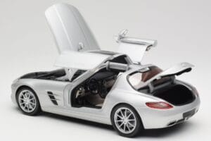 Mercedes SLS AMG C197 Iridium Argent Minichamps 1:18 100039026 Métal — image 5 sur 8
