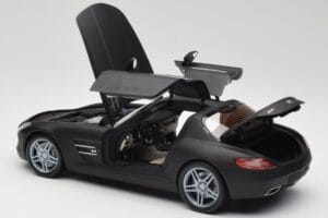 Mercedes SLS AMG C197 Matte Black Minichamps 1:18 100039027 Métal — image 5 sur 8