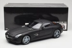 Mercedes SLS AMG C197 Matte Black Minichamps 1:18 100039027 Métal — image 8 sur 8