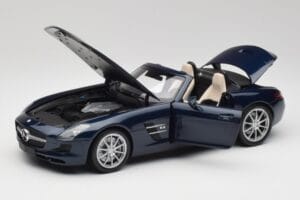 Mercedes SLS AMG R197 Roadster South Seas Bleu Minichamps 1:18 100039031 Métal — image 2 sur 8