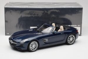 Mercedes SLS AMG R197 Roadster South Seas Bleu Minichamps 1:18 100039031 Métal — image 8 sur 8