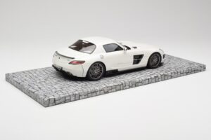 Mercedes Brabus SLS AMG 700 Biturbo Pearl Blanc Minichamps 1:18 107032020 Métal — image 2 sur 6