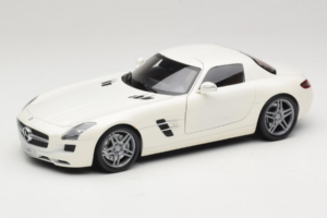 Mercedes SLS AMG Designo Mystic White Museum Edition Minichamps 1:18 B66055551 Métal