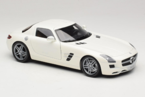 Mercedes SLS AMG Designo Mystic White Museum Edition Minichamps 1:18 B66055551 Métal — image 6 sur 8