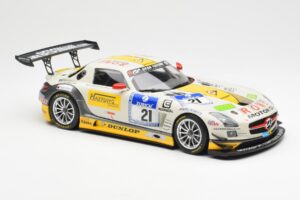 Mercedes SLS AMG GT3 #21 Rowe Racing Arnold / Roloff / Seyffarth / Jäger ADAC 24 Hours Nürburgring 2013 Minichamps 1:18 15113 — image 4 sur 6