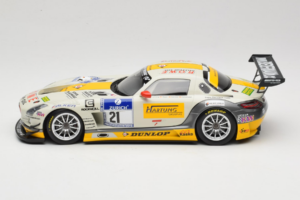 Mercedes SLS AMG GT3 #21 Rowe Racing M. Hartung / N. Heyer ADAC 24 Hours Nurburgring 2013 Minichamps 1:18 151133121 Métal — image 3 sur 6