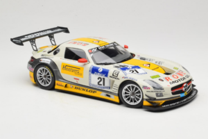 Mercedes SLS AMG GT3 #21 Rowe Racing M. Hartung / N. Heyer ADAC 24 Hours Nurburgring 2013 Minichamps 1:18 151133121 Métal — image 4 sur 6