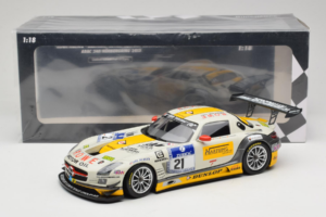 Mercedes SLS AMG GT3 #21 Rowe Racing M. Hartung / N. Heyer ADAC 24 Hours Nurburgring 2013 Minichamps 1:18 151133121 Métal — image 6 sur 6