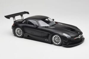 Mercedes SLS AMG GT3 C197 Street Mat Noir Minichamps 1:18 151113101 Métal — image 4 sur 6