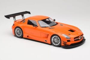 Mercedes SLS AMG GT3 C197 Street Orange Minichamps 1:18 151113105 Métal — image 4 sur 6