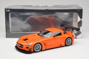 Mercedes SLS AMG GT3 C197 Street Orange Minichamps 1:18 151113105 Métal — image 6 sur 6