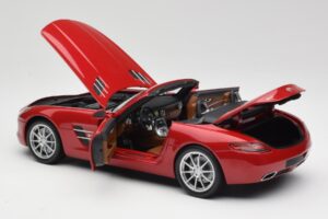 Mercedes SLS AMG R197 Roadster Le Mans Rouge Minichamps 1:18 100039030 Métal — image 5 sur 8