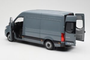 Mercedes Sprinter W907 Bleu Gris Norev 1:18 183423 Métal — image 5 sur 7