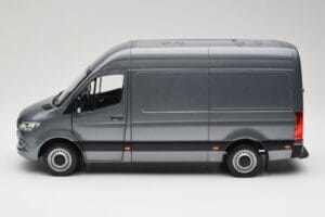 Mercedes Sprinter W907 Fourgon Selenite Grey Metallic Norev 1:18 B66004163 Métal — image 4 sur 8