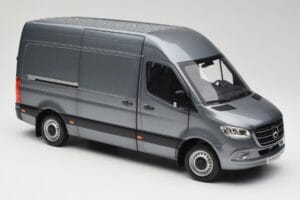 Mercedes Sprinter W907 Fourgon Selenite Grey Metallic Norev 1:18 B66004163 Métal — image 6 sur 8