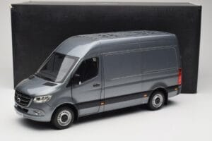 Mercedes Sprinter W907 Fourgon Selenite Grey Metallic Norev 1:18 B66004163 Métal — image 8 sur 8