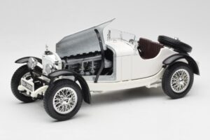 Mercedes SSKL Blanc Bburago 1:18 3002 Métal — image 2 sur 8