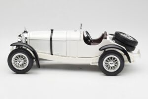 Mercedes SSKL Blanc Bburago 1:18 3002 Métal — image 4 sur 8