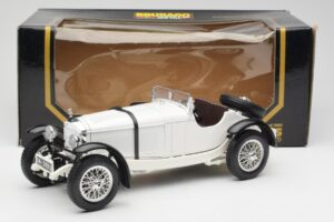 Mercedes SSKL Blanc Bburago 1:18 3002 Métal — image 8 sur 8