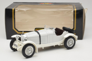 Mercedes SSKL Blanc 1931 Bburago 1:18 3002-M2 Métal — image 6 sur 6