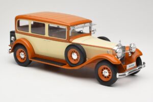 Mercedes Type Nurburg W08 460/460K Beige MCG 1:18 MCG18034 Métal — image 4 sur 6