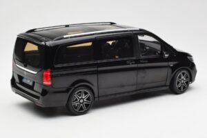 Mercedes V-Class W447 AMG Line Noir Norev 1:18 183860 Métal — image 3 sur 6
