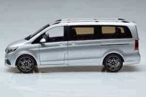Mercedes V-Class V260 AMG Line Argent Norev 1:18 183871 Métal — image 5 sur 10